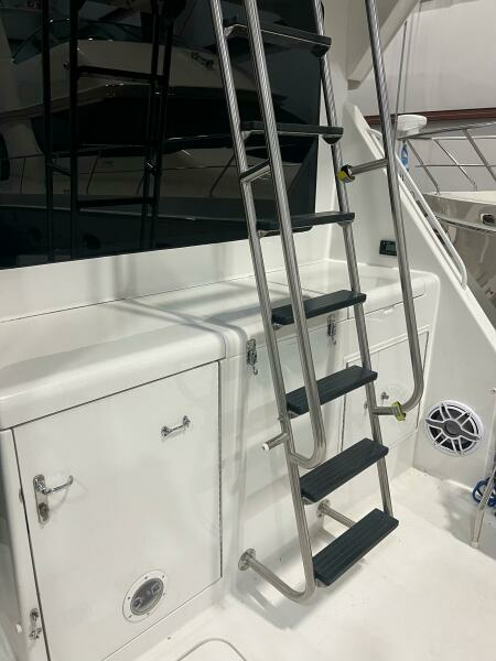 43ft Hatteras Yacht For Sale