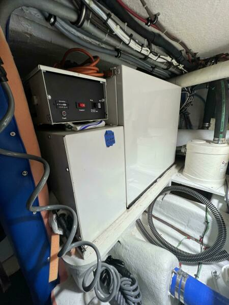 43ft Hatteras Yacht For Sale