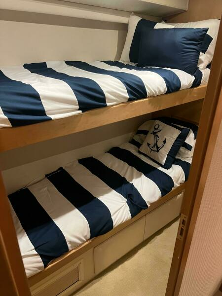 43ft Hatteras Yacht For Sale