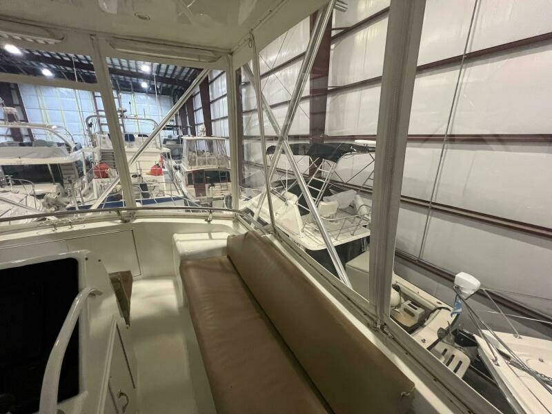 43ft Hatteras Yacht For Sale