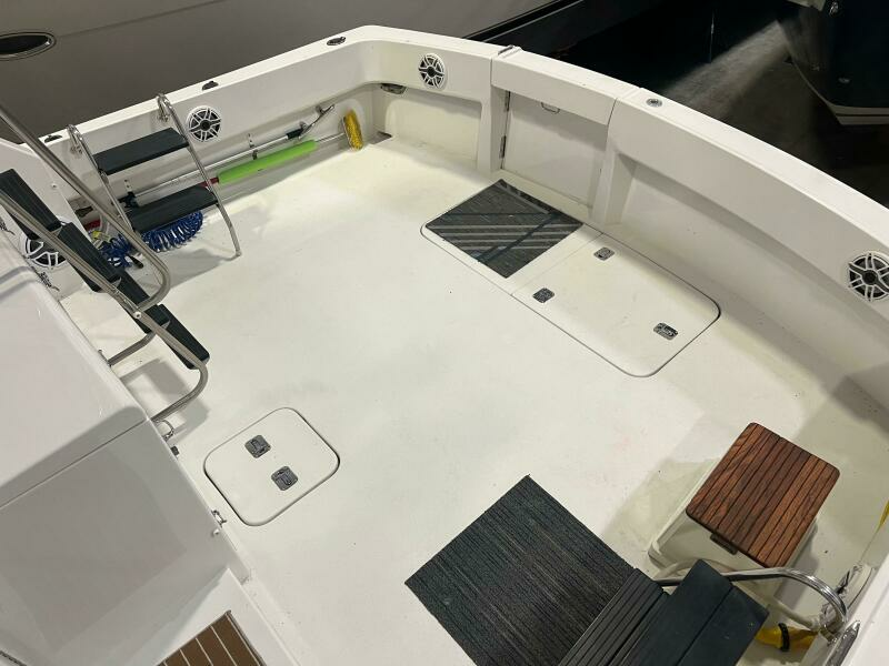 43ft Hatteras Yacht For Sale