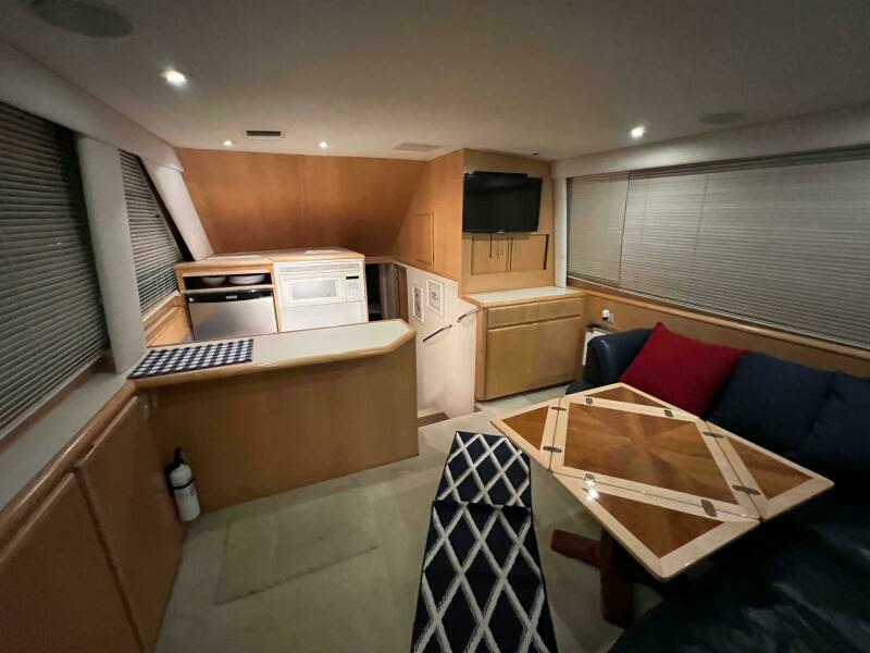 43ft Hatteras Yacht For Sale