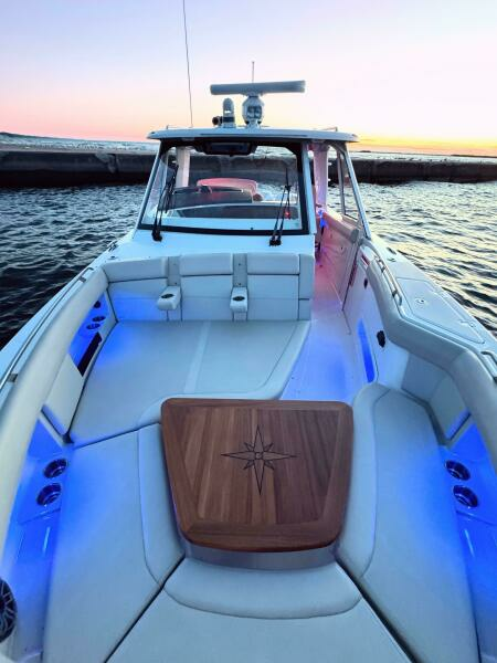 38ft Boston Whaler Yacht For Sale