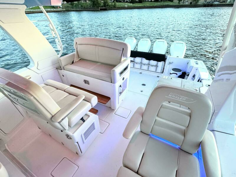 38ft Boston Whaler Yacht For Sale