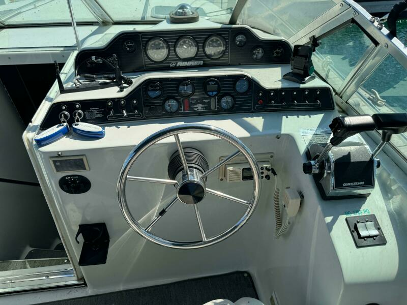 1992 Rinker 300 Fiesta Vee 30 ft Cruisers for sale