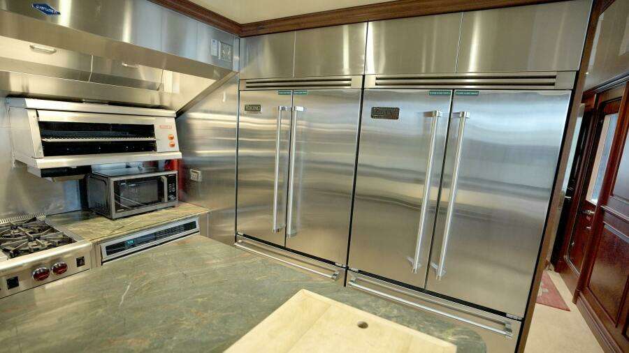 HOMECOMING 136ft Horizon Yacht For Sale