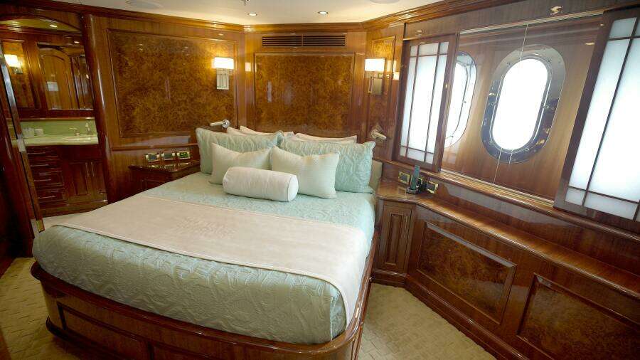 HOMECOMING 136ft Horizon Yacht For Sale