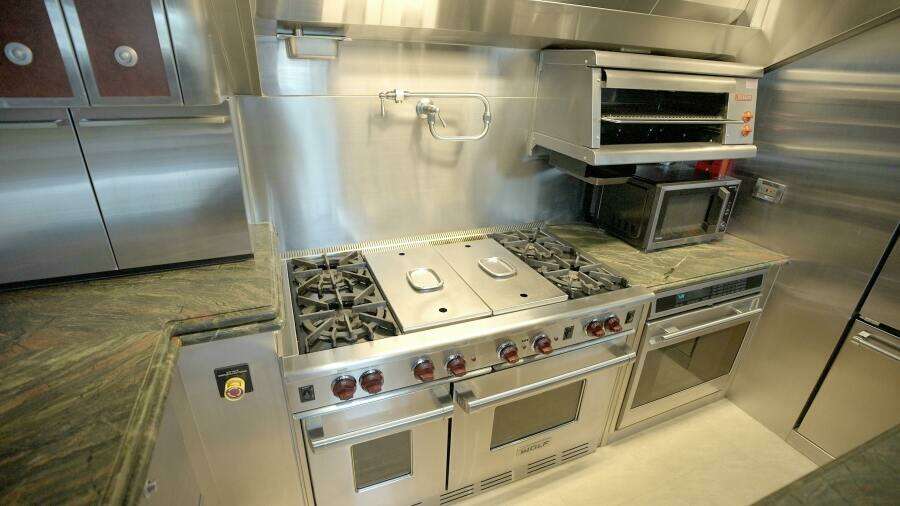 HOMECOMING 136ft Horizon Yacht For Sale