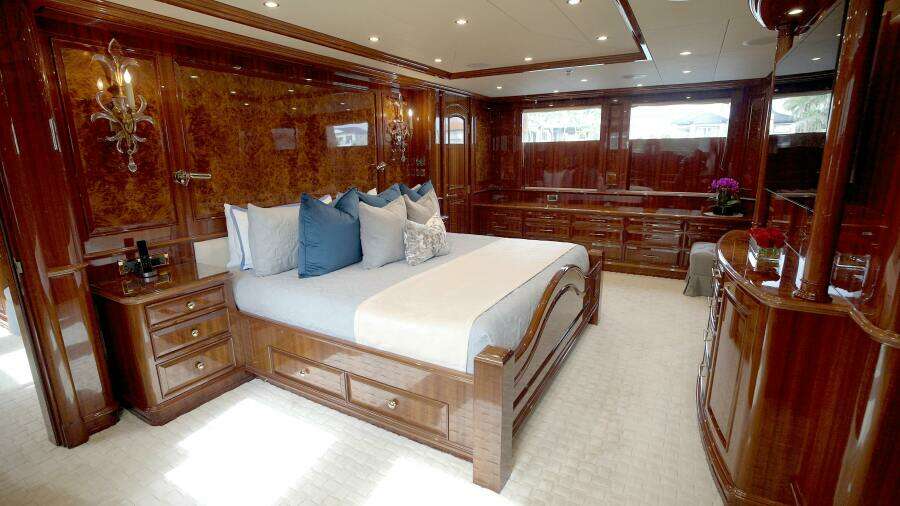 HOMECOMING 136ft Horizon Yacht For Sale