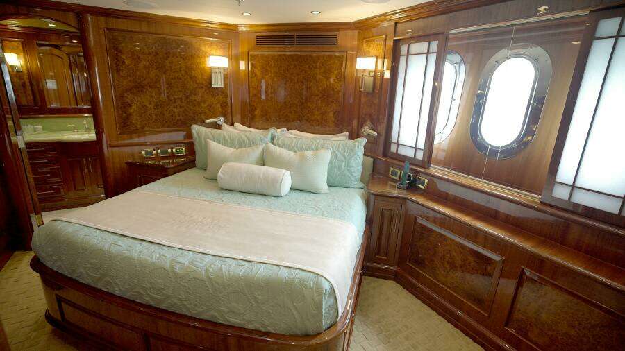 HOMECOMING 136ft Horizon Yacht For Sale