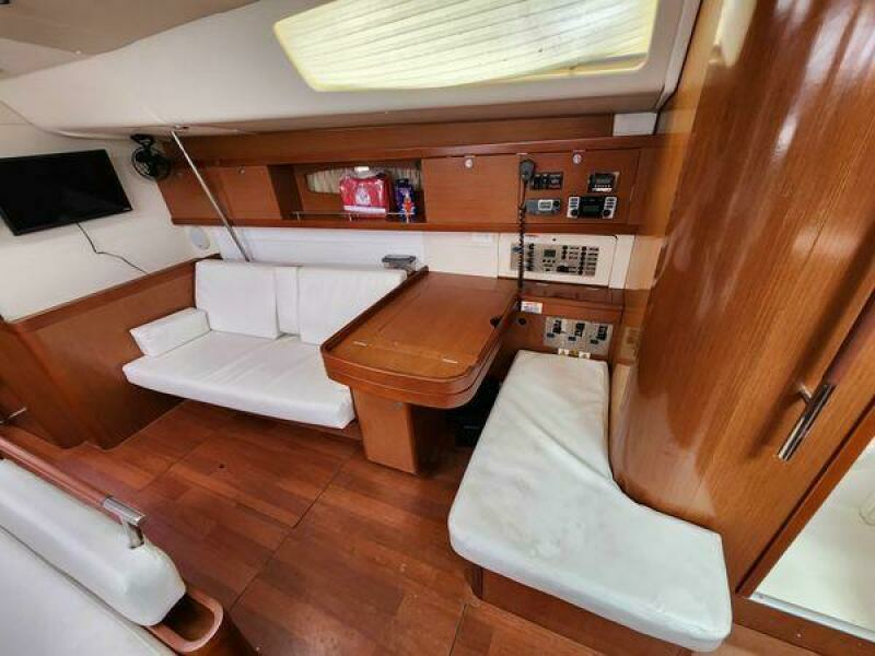 Erocribar II 54ft Beneteau Yacht For Sale