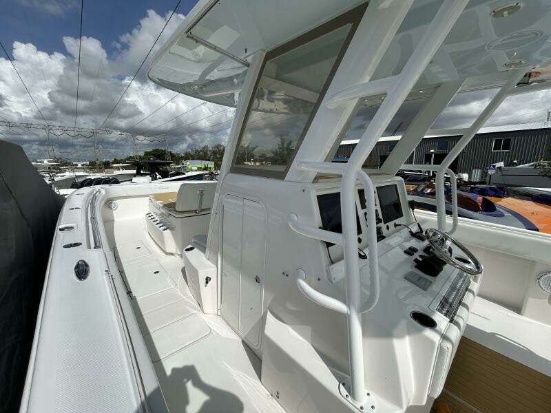 40ft Invincible Yacht For Sale