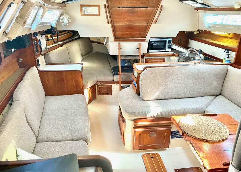 Salon Looking Aft