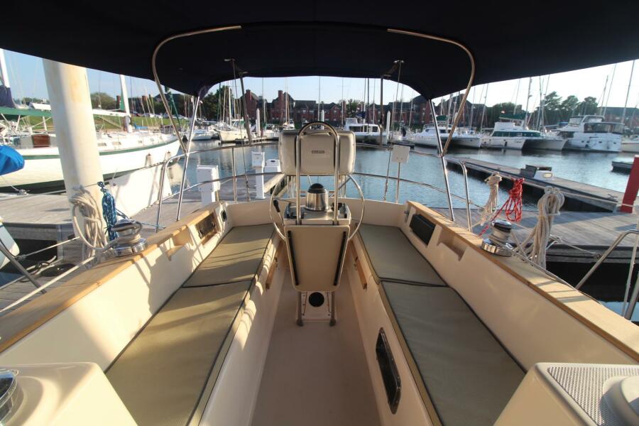 1996 Island Packet 37
