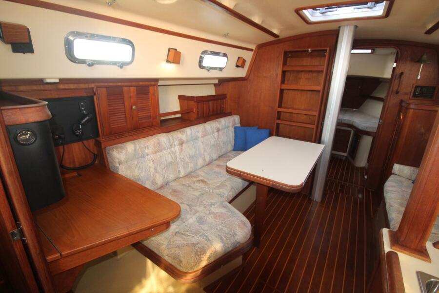 1996 Island Packet 37