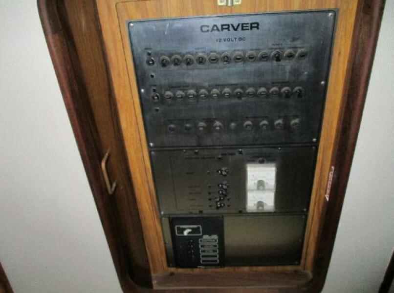 1983 Carver 3607