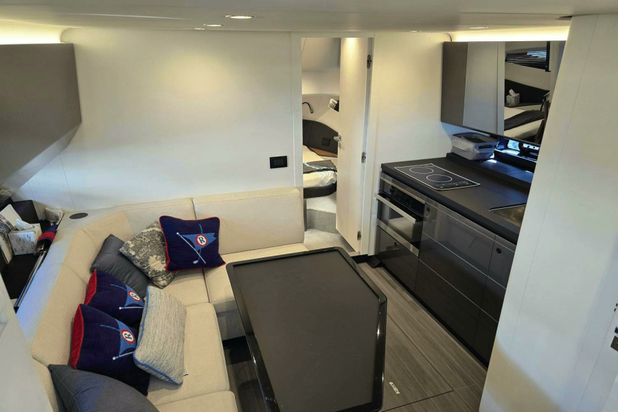 MAKING MEMORIES II 47ft Azimut Yacht For Sale