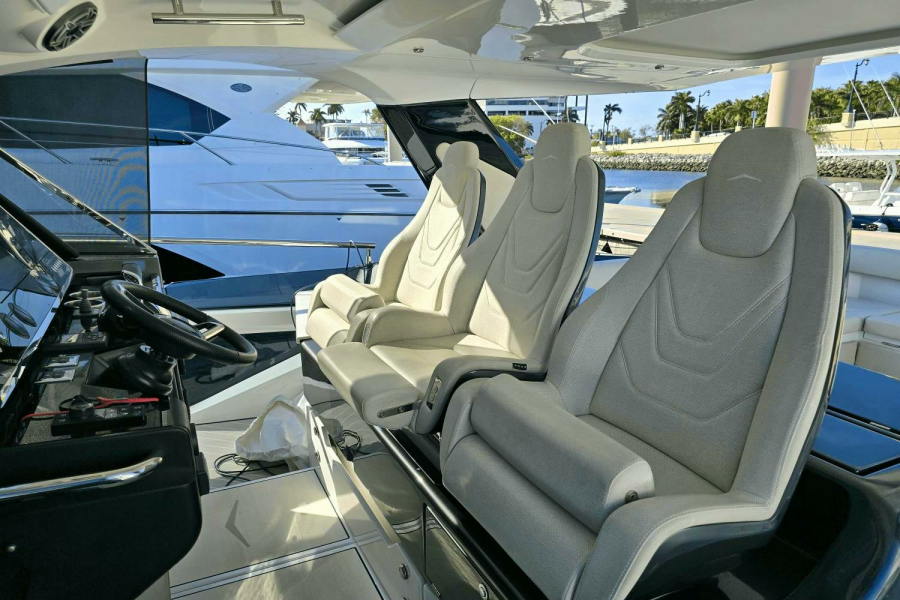 MAKING MEMORIES II 47ft Azimut Yacht For Sale