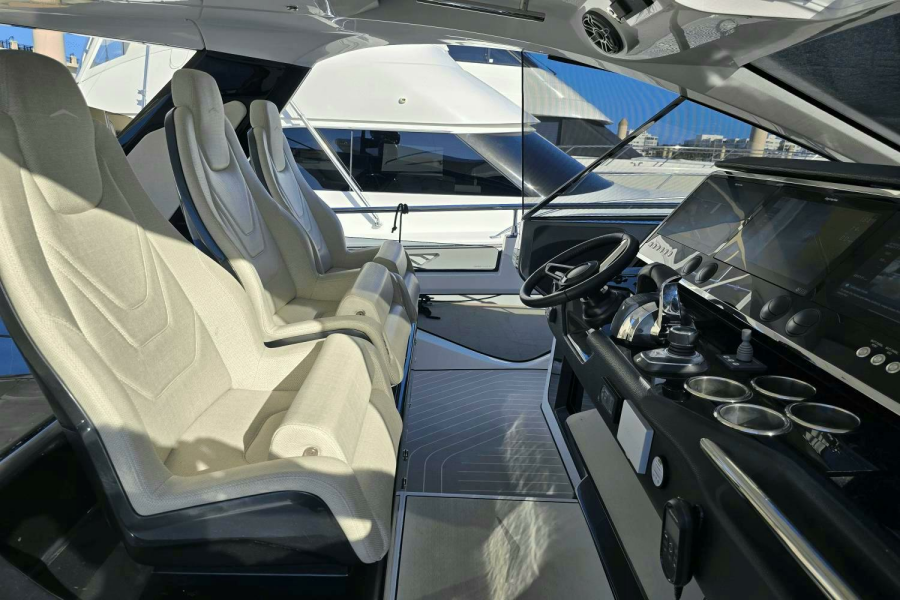 MAKING MEMORIES II 47ft Azimut Yacht For Sale