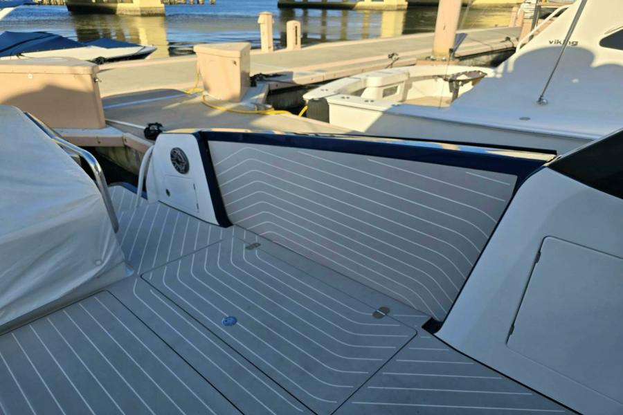 MAKING MEMORIES II 47ft Azimut Yacht For Sale