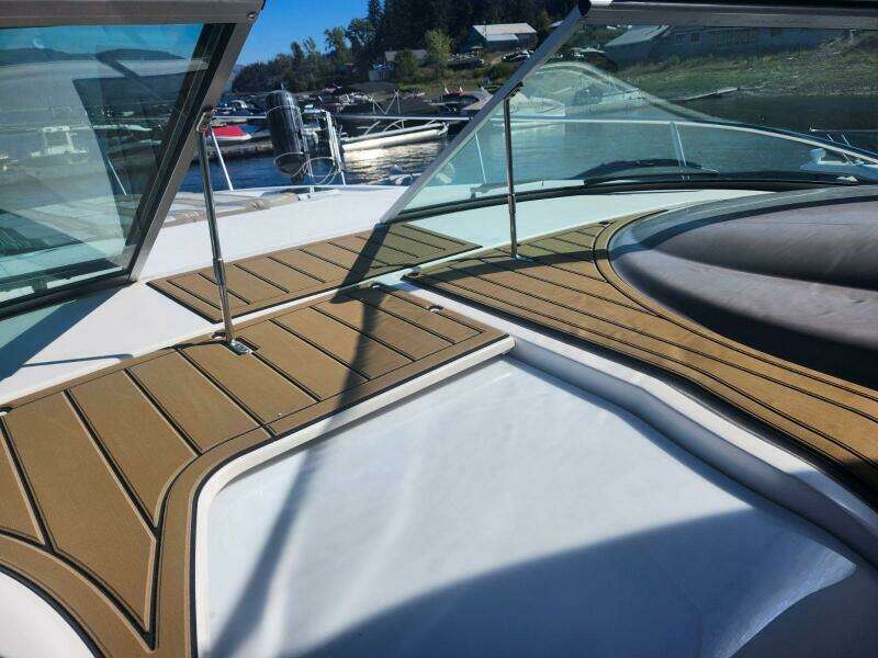 35ft Rinker Yacht For Sale