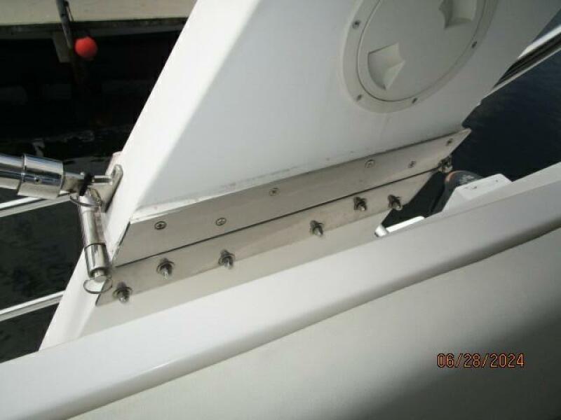 49' DeFever flybridge arch hinge