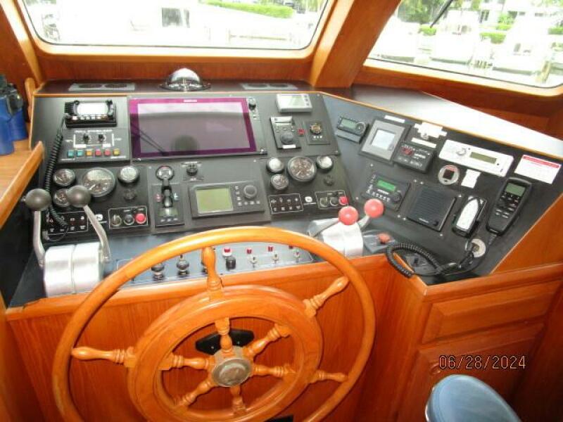 49' DeFever pilothosue helm3