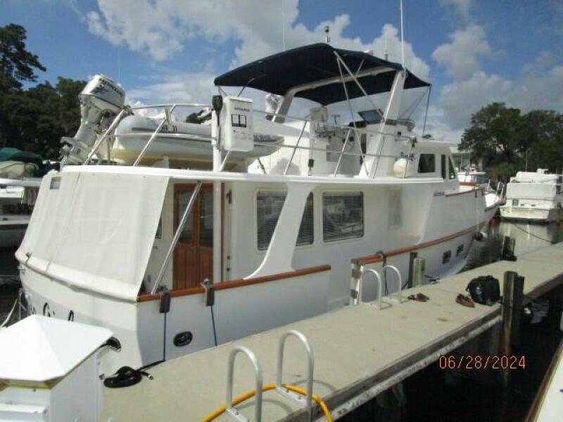 49' DeFever starboard aft profile2