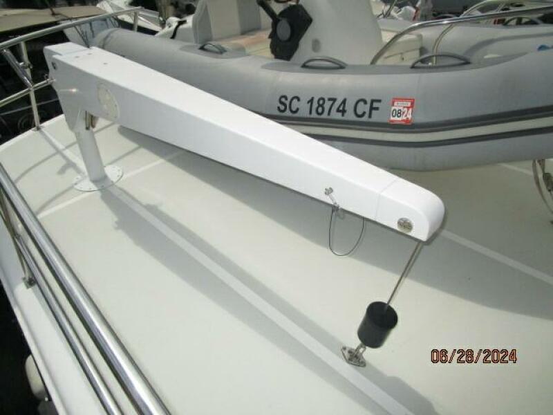 49' DeFever tender davit