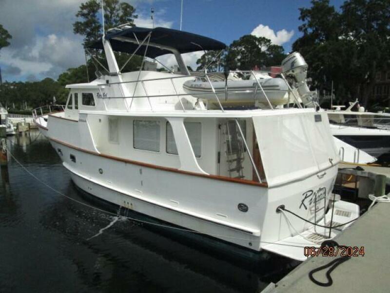 49' DeFever port aft profile
