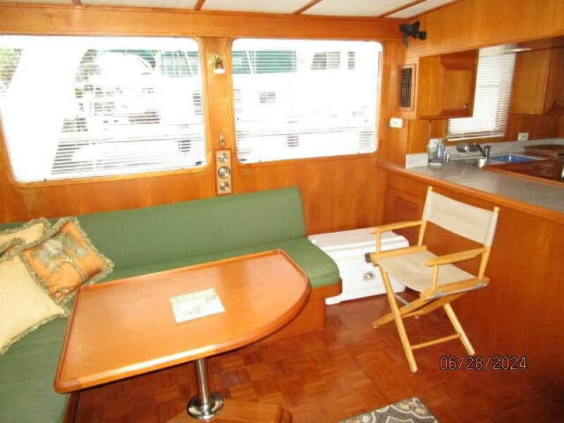 49' DeFever salon port