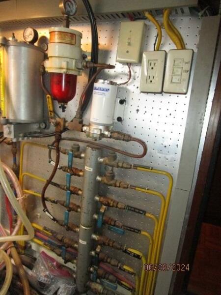 49' DeFever fuel manifold