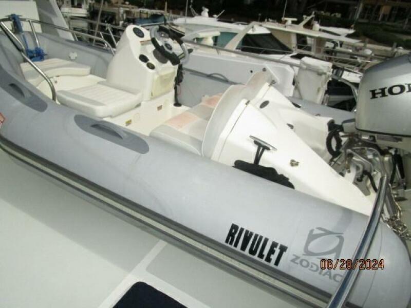 49' DeFever tender3