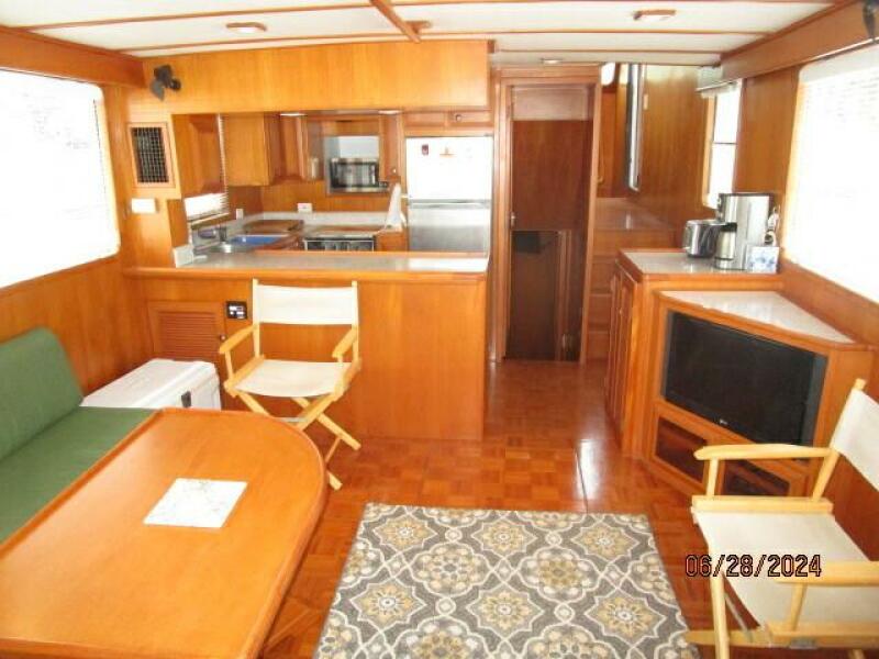 49' DeFever salon forward