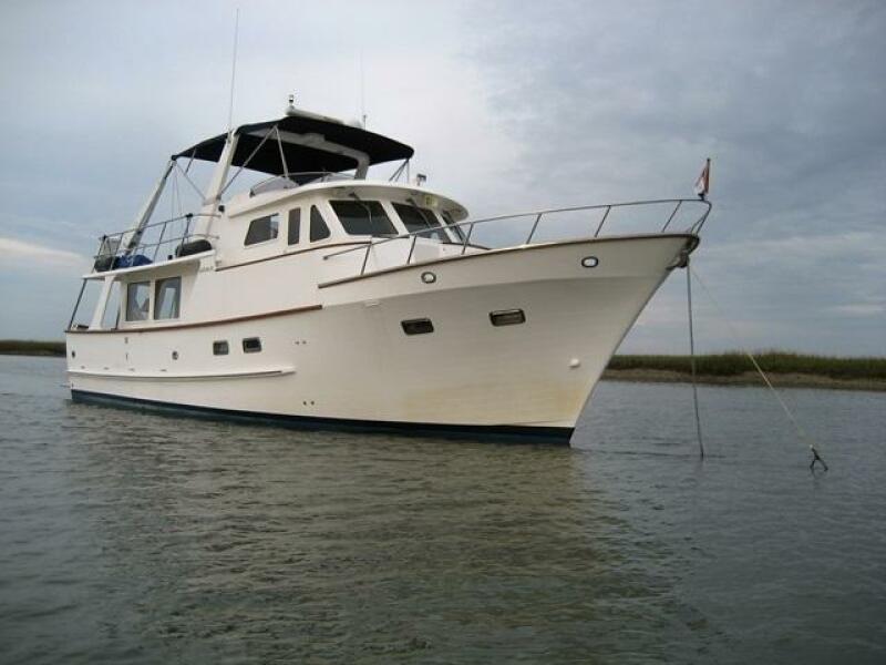 49' DeFever starboard forward profile