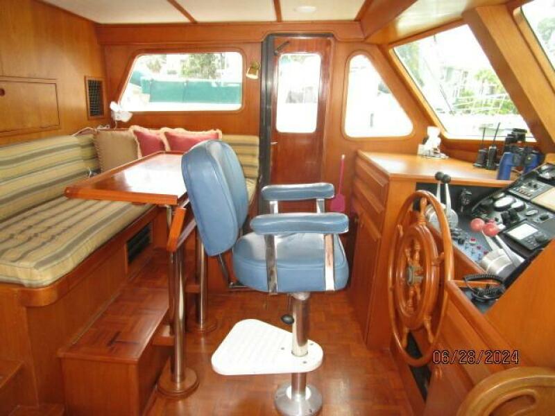 49' DeFever pilothouse port