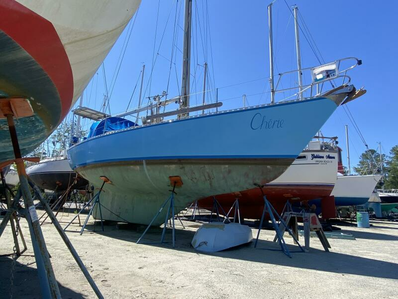 Cherie  31ft Morgan Yacht For Sale