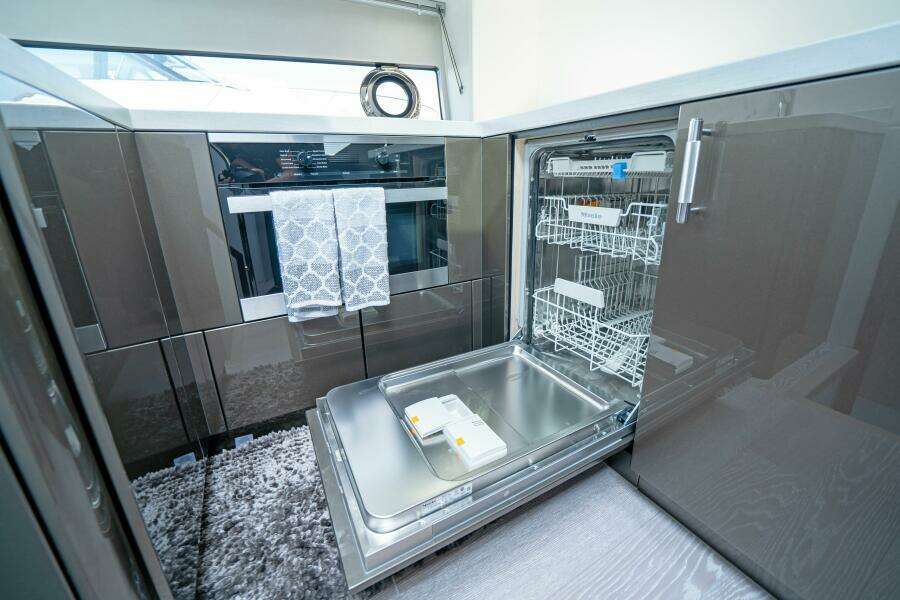 Tango Lima 60ft Sunseeker Yacht For Sale