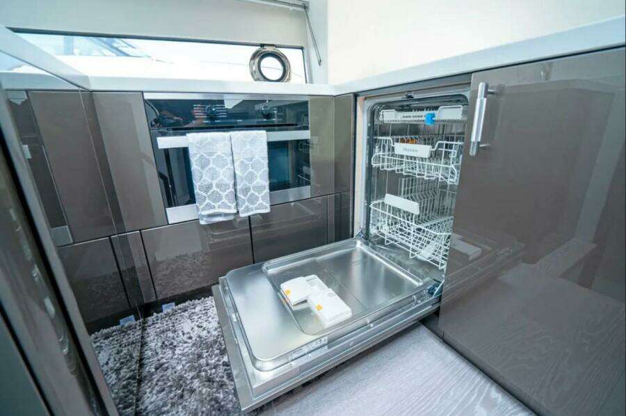 Tango Lima 60ft Sunseeker Yacht For Sale Tango Lima 60ft Sunseeker Yacht For Sale