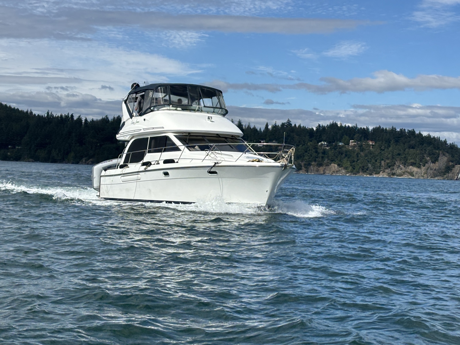 2000 Bayliner 3788 Command Bridge