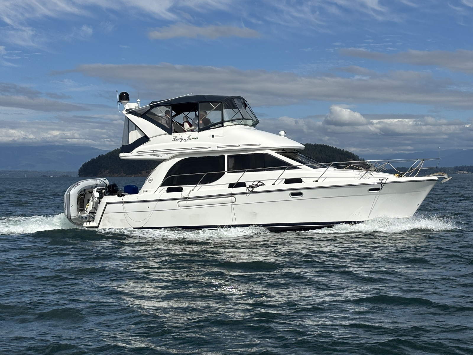 2000 Bayliner 3788 Command Bridge