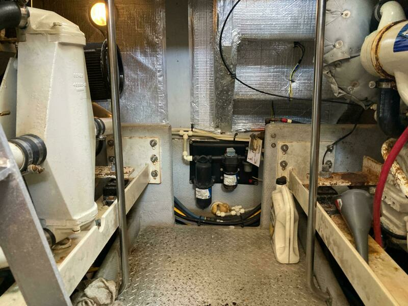 NAUTI  DOGZ 43ft Silverton Yacht For Sale