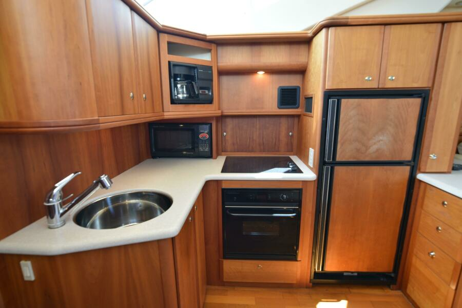 NAUTI  DOGZ 43ft Silverton Yacht For Sale