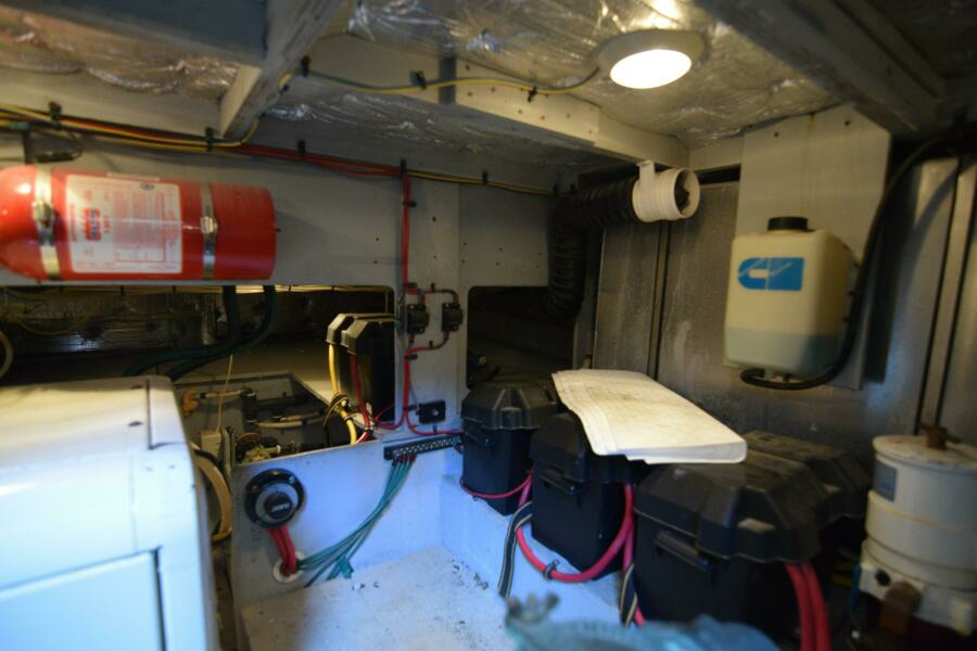 NAUTI  DOGZ 43ft Silverton Yacht For Sale