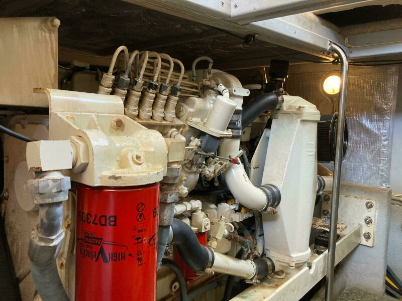 NAUTI  DOGZ 43ft Silverton Yacht For Sale