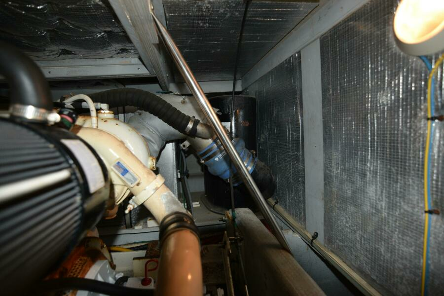 NAUTI  DOGZ 43ft Silverton Yacht For Sale