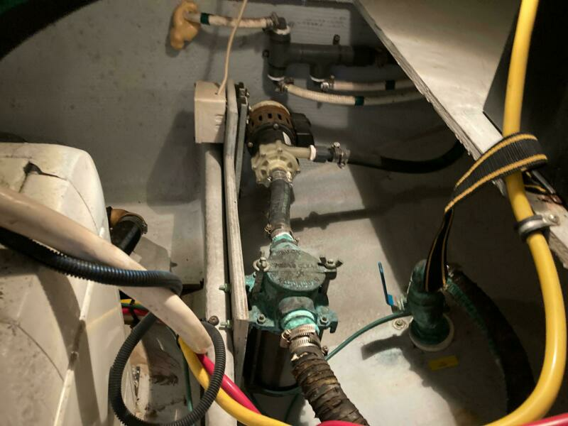 NAUTI  DOGZ 43ft Silverton Yacht For Sale