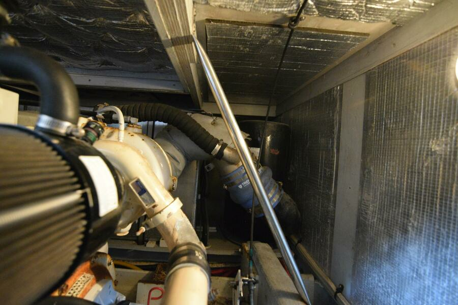 NAUTI  DOGZ 43ft Silverton Yacht For Sale