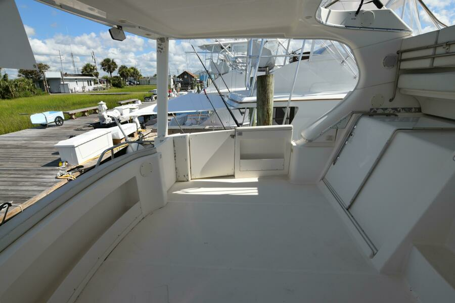 NAUTI  DOGZ 43ft Silverton Yacht For Sale