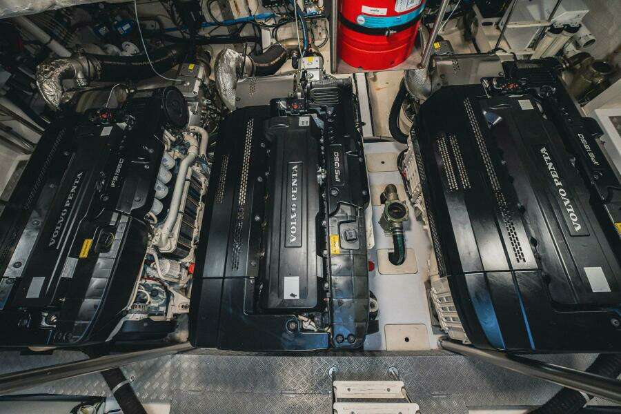 Transcendence 78ft Azimut Yacht For Sale Transcendence 78ft Azimut Yacht For Sale